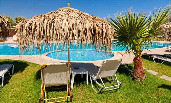Booking.com Pool